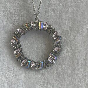 Stunning Rhinestone Circle Pendant Silvertone Setting‎ 17” Lobster Claw Chain
